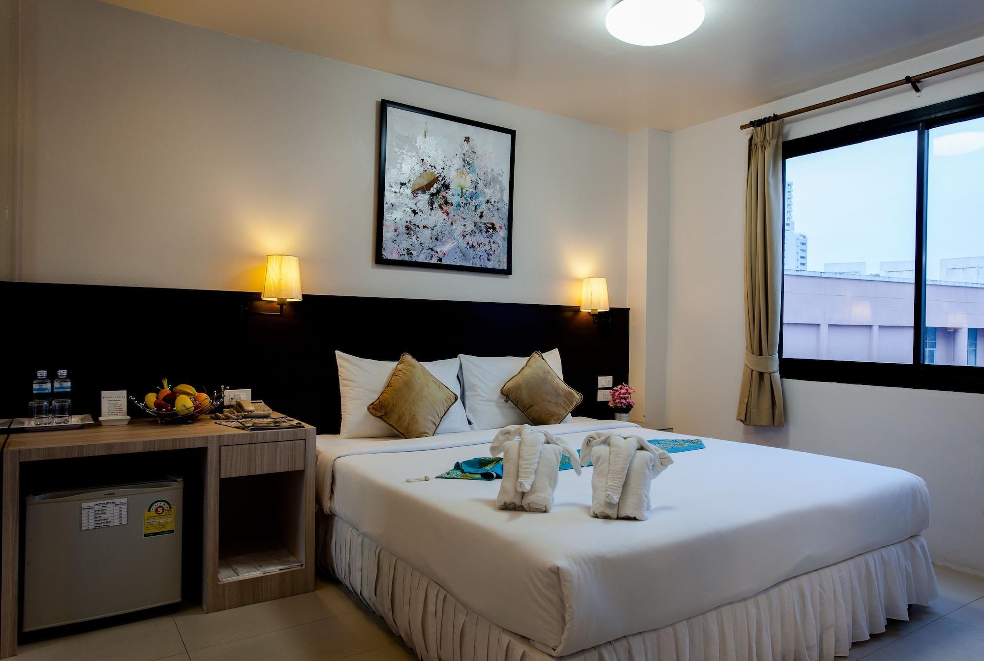 Hotel @ White