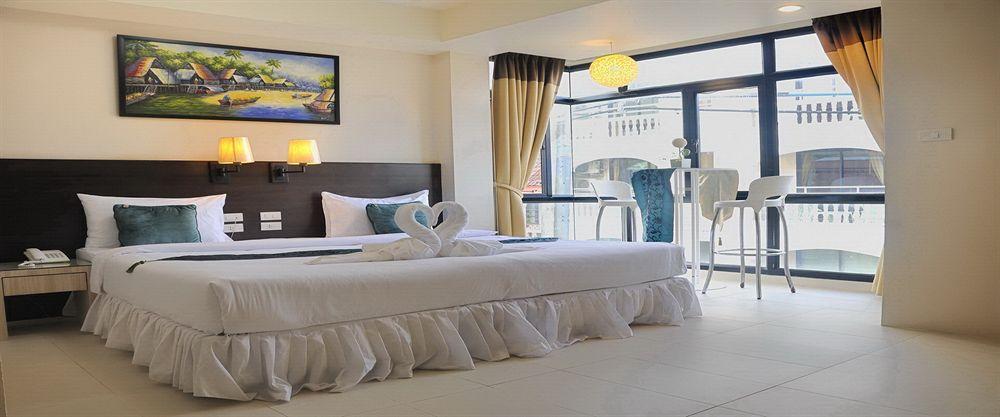 @ White Hotell Patong